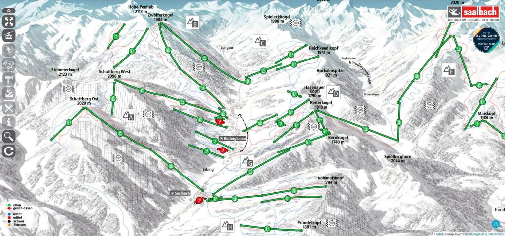 Skimap der Region Saalbach mit Pistenmarkierungen und Berggipfeln.